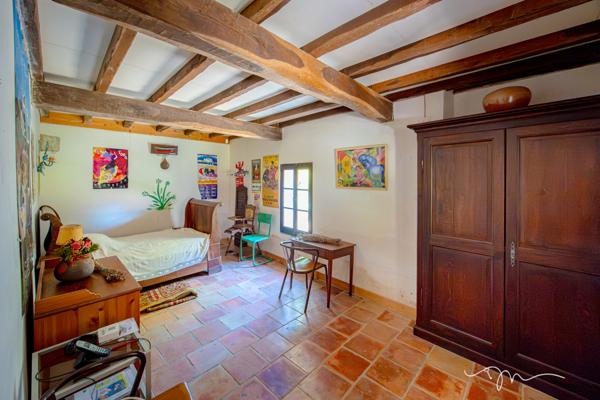 Charmante maison de campagne et ses dépendances