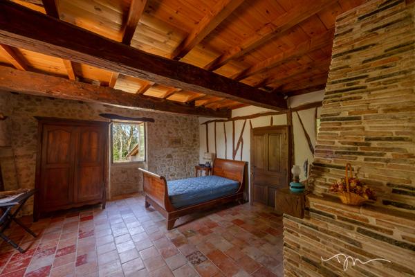 Charmante maison de campagne et ses dépendances