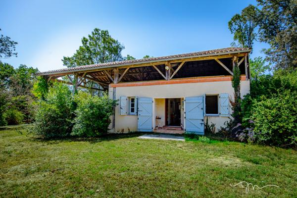 Charmante maison de campagne et ses dépendances