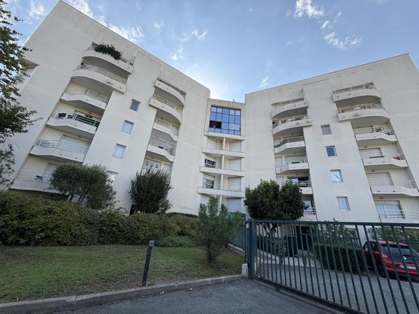Studio lumineux 27 m² + parking Mérignac ARLAC