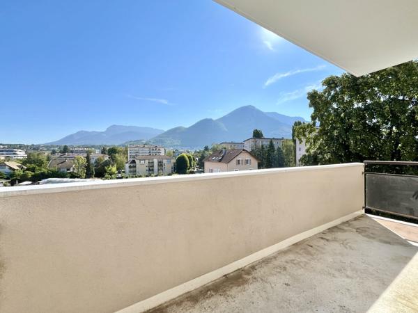T3 60 M2 - VUE MONTAGNE - 150 M DU LAC - CAVE - PARKING