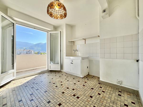 T3 60 M2 - VUE MONTAGNE - 150 M DU LAC - CAVE - PARKING