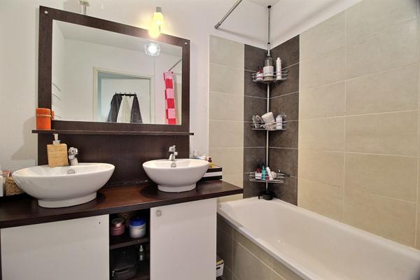 Exclusivité - Appartement 3 pièces dernier étage à vendre à Clermont-Ferrand avec balcon et stationnement