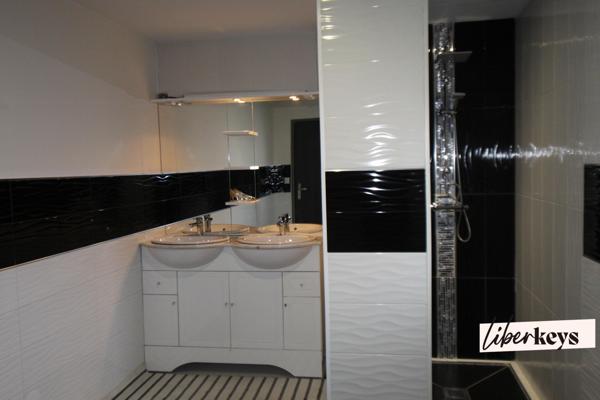 Vend maison individuelle semi plain pied, 6 pièces sur 1007m²