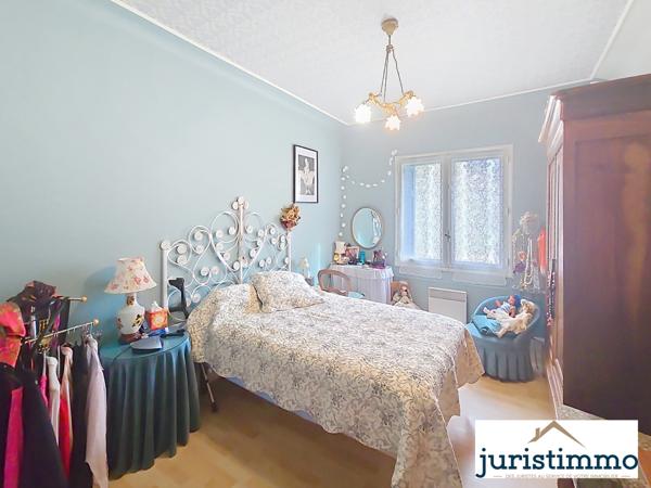 Camaret-sur-Aigues (84850) MAISON MITOYENNE DE 205 M²DANS UN MAS AVEC UN HANGAR DE 90M² SUR UN TERRAIN DE 3183M²
