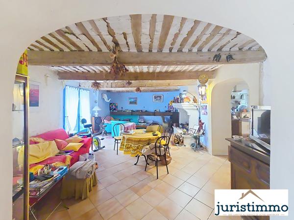 Camaret-sur-Aigues (84850) MAISON MITOYENNE DE 205 M²DANS UN MAS AVEC UN HANGAR DE 90M² SUR UN TERRAIN DE 3183M²