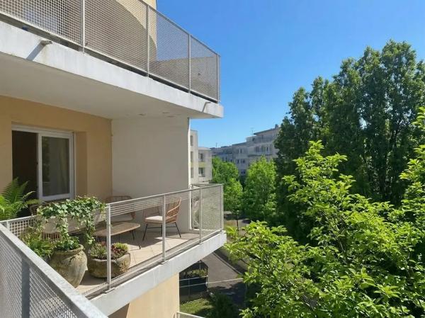 NANTES - T3 de 58.69 m2 avec terrasse / garage / stationneme
