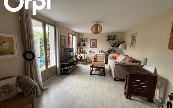 Appartement à louer    3 pièces • 64,65 m2 Voisins-le-Bretonneux