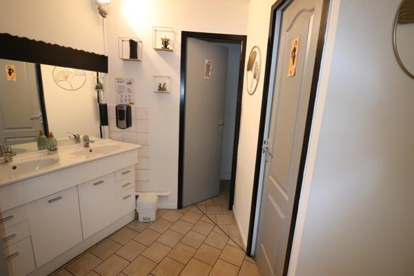 A VENDRE FONDS DE COMMERCE RESTAURANT TRADITIONNEL  SECTEUR DE TONNAY CHARENTE