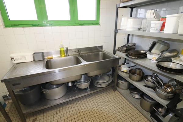 A VENDRE FONDS DE COMMERCE RESTAURANT TRADITIONNEL  SECTEUR DE TONNAY CHARENTE