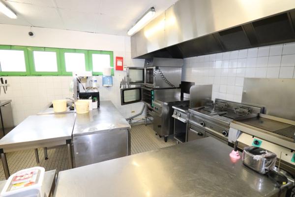 A VENDRE FONDS DE COMMERCE RESTAURANT TRADITIONNEL  SECTEUR DE TONNAY CHARENTE