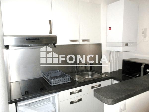 Location Studio meublé 30.99 m² - 18 RUE BONADO Pau 64000
