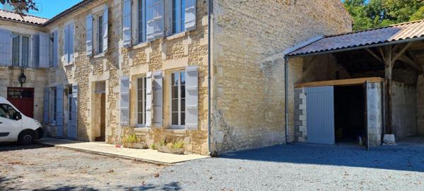 Maison restaurée à louer à Le Gua en Charente-Maritime (17600), ref : L00319   
Monsanson