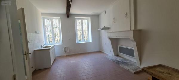 Maison restaurée à louer à Le Gua en Charente-Maritime (17600), ref : L00319   
Monsanson