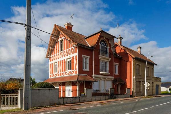 Exclusivité maison années 30 - 6 pièces - garage - terrain 2000m2 DIGOIN (71) prox centre-ville