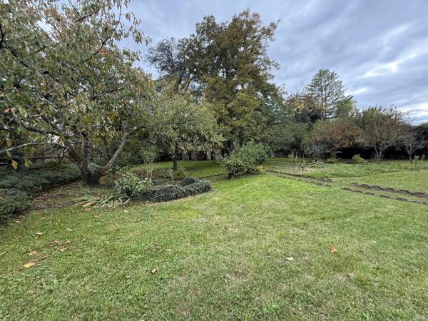 Exclusivité maison années 30 - 6 pièces - garage - terrain 2000m2 DIGOIN (71) prox centre-ville