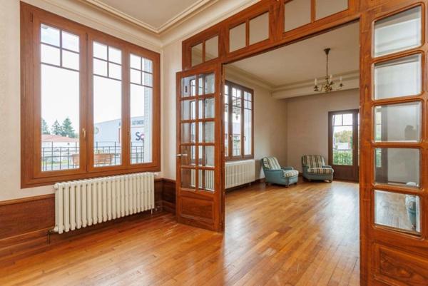 Exclusivité maison années 30 - 6 pièces - garage - terrain 2000m2 DIGOIN (71) prox centre-ville