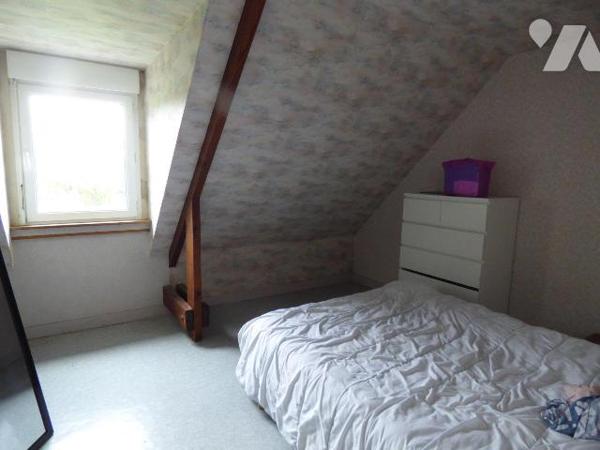 Maison en parpaings sous ardoises, comprenant :
Au sous-sol : garage, chaufferie, buanderie
A...