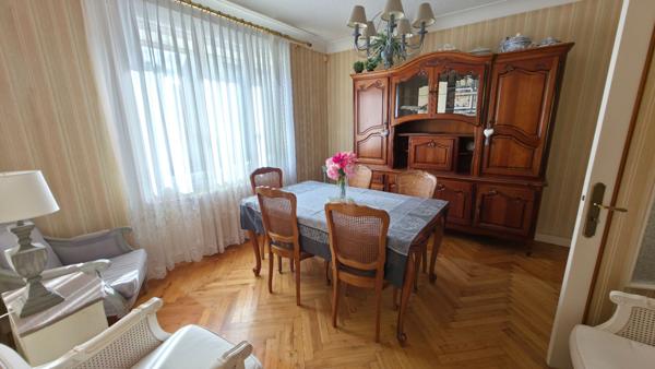 Maison 3 chambres avec vie de plain-pied, jardin, et garage dans le bourg de DONGES !