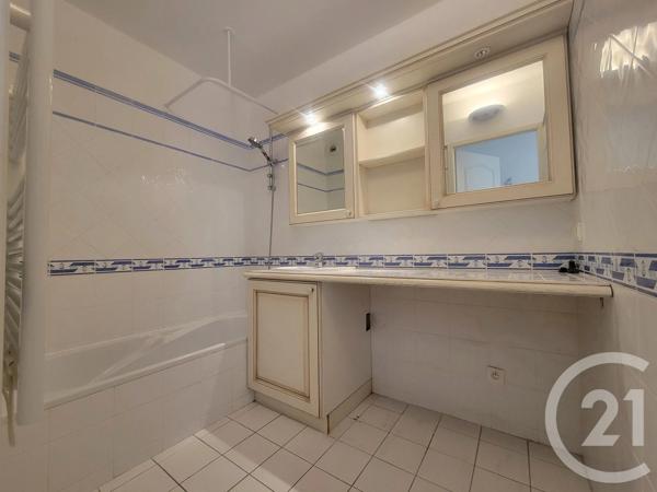 Appartement T3 à vendre  3 pièces - 52,16 m 2   LA MOLE  - 83