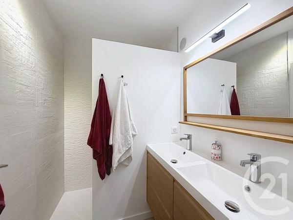 Appartement F3 à vendre  3 pièces - 65,01 m 2   MANDELIEU LA NAPOULE  - 06
