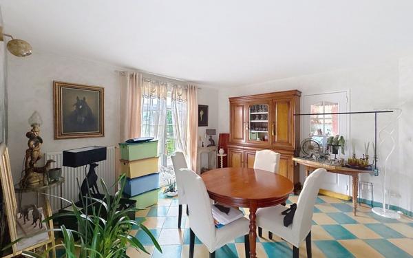 Maison à vendre    9 pièces • 200 m2 Yvré-l'Évêque