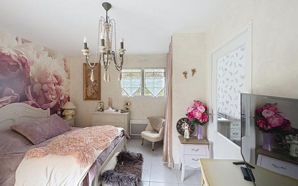 Maison à vendre    9 pièces • 200 m2 Yvré-l'Évêque