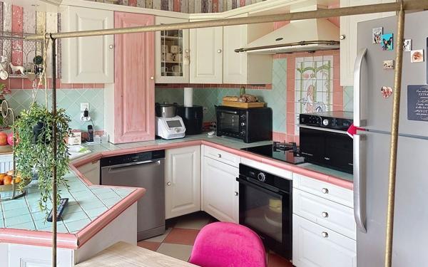 Maison à vendre    9 pièces • 200 m2 Yvré-l'Évêque