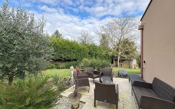 Maison à vendre    9 pièces • 200 m2 Yvré-l'Évêque