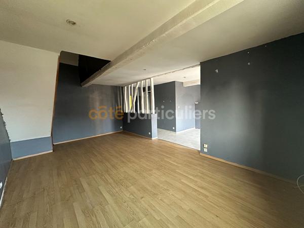 Vente
                Maison93,81 m² - 4 Pièces -
                    ERCHEU (80400)