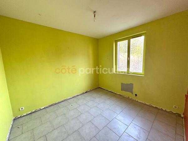 Vente
                Maison93,81 m² - 4 Pièces -
                    ERCHEU (80400)