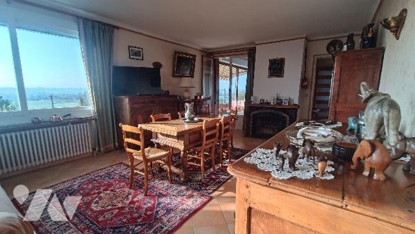 La Grande Paroisse, pavillon sur sous-sol total, 4 pièces sur 1163 m² de jardin avec vue imprenable.