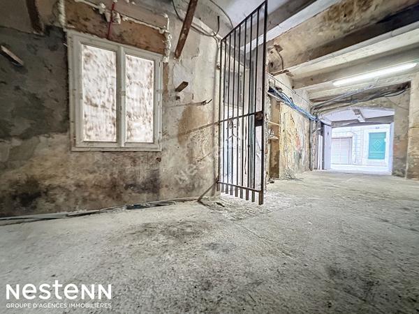 NARBONNE CENTRE ? À DEUX PAS DES HALLES ? PLATEAU DE 91 M² À AMÉNAGER ? FORT POTENTIEL