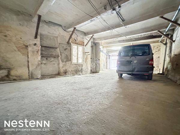 NARBONNE CENTRE ? À DEUX PAS DES HALLES ? PLATEAU DE 91 M² À AMÉNAGER ? FORT POTENTIEL