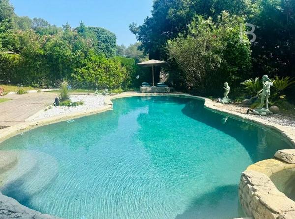 Superbe villa provençale avec vue mer et piscine dans un quartier calme de Roquefort-les-Pins