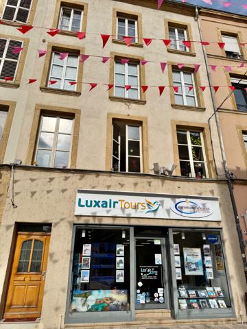 Local commercial déjà loué (rentabilité de 11%) avec annexes + caves