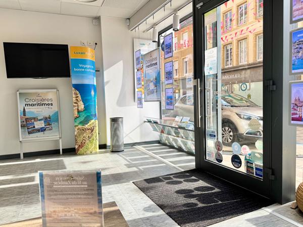 Local commercial déjà loué (rentabilité de 11%) avec annexes + caves