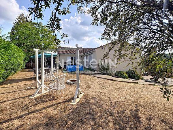Maison 4 chambres avec terrain de 1 155 m² à Couzeix