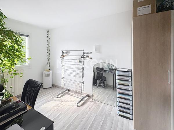 Maison 4 chambres avec terrain de 1 155 m² à Couzeix