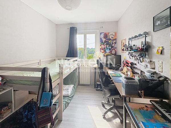 Maison 4 chambres avec terrain de 1 155 m² à Couzeix