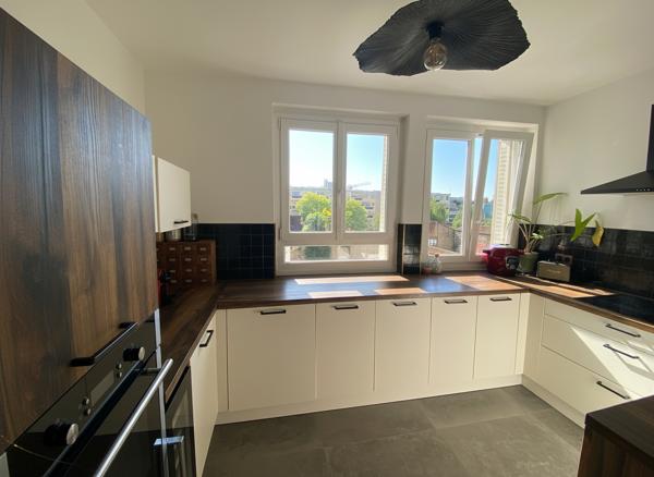 Appartement Dijon 5 pièce(s) 100 m2 + balcon + cave +grenier