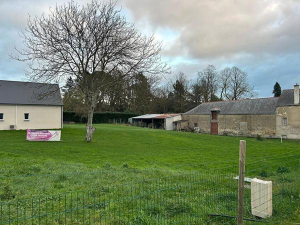 Terrain Constructible et viabilisé - Daon - 786 m2