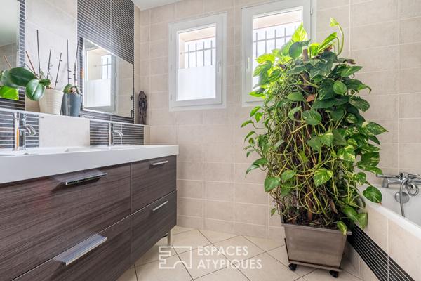 Maison avec jardin paysagé au coeur de La Boisse