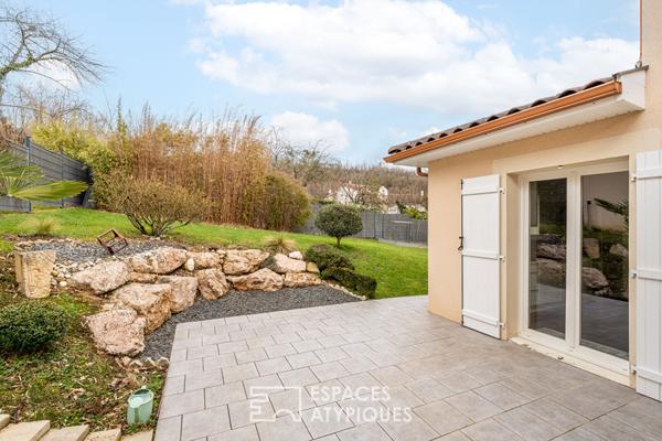 Maison avec jardin paysagé au coeur de La Boisse