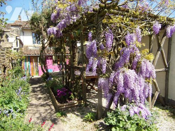 MAISON  HABITABLE  CENTRE BOURG