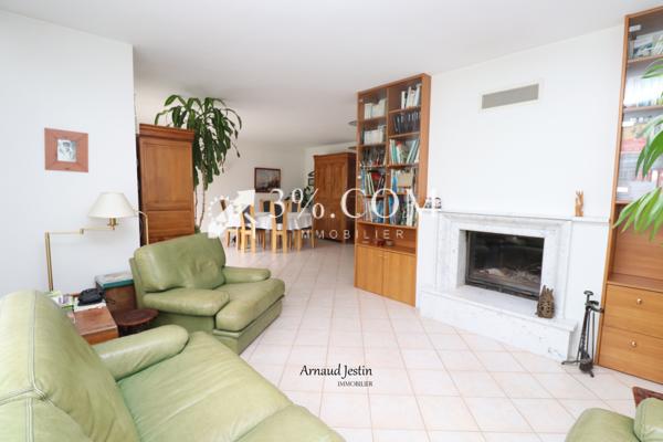 Maison 9 pièce(s) 5 chambre(s) 176 m²