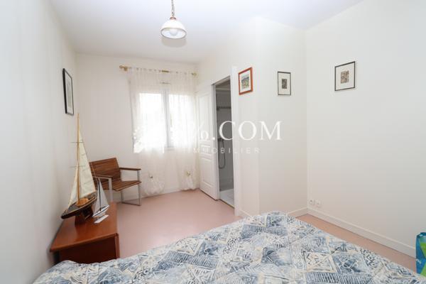 Maison 9 pièce(s) 5 chambre(s) 176 m²