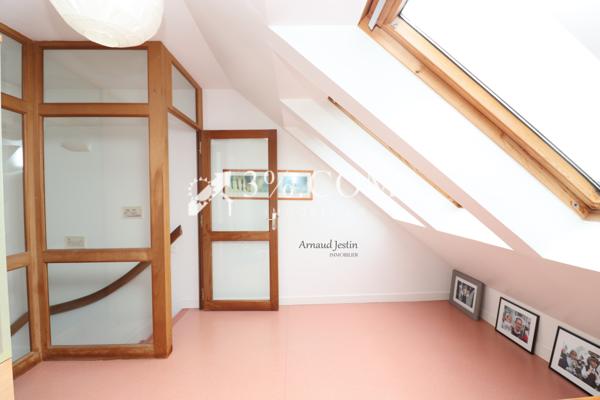 Maison 9 pièce(s) 5 chambre(s) 176 m²