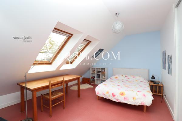 Maison 9 pièce(s) 5 chambre(s) 176 m²