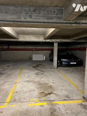 BOULOGNE-BILLANCOURT, pont de St-Cloud : double place de parking